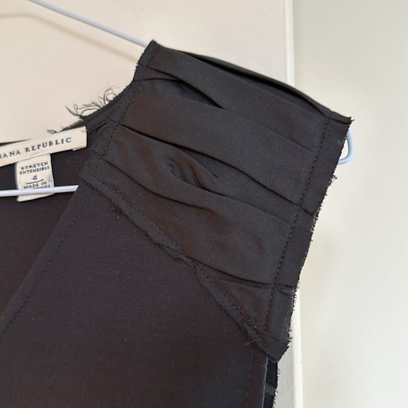 Banana Republic Black V neck cap-sleeved dress - Picture 7 of 10